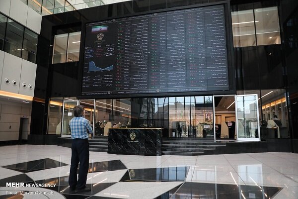 نماد ایرانخودرو در بورس تا هفته آینده تعلیق شد|سربیل نماد ایرانخودرو در بورس تا هفته آینده تعلیق شد|سربیل